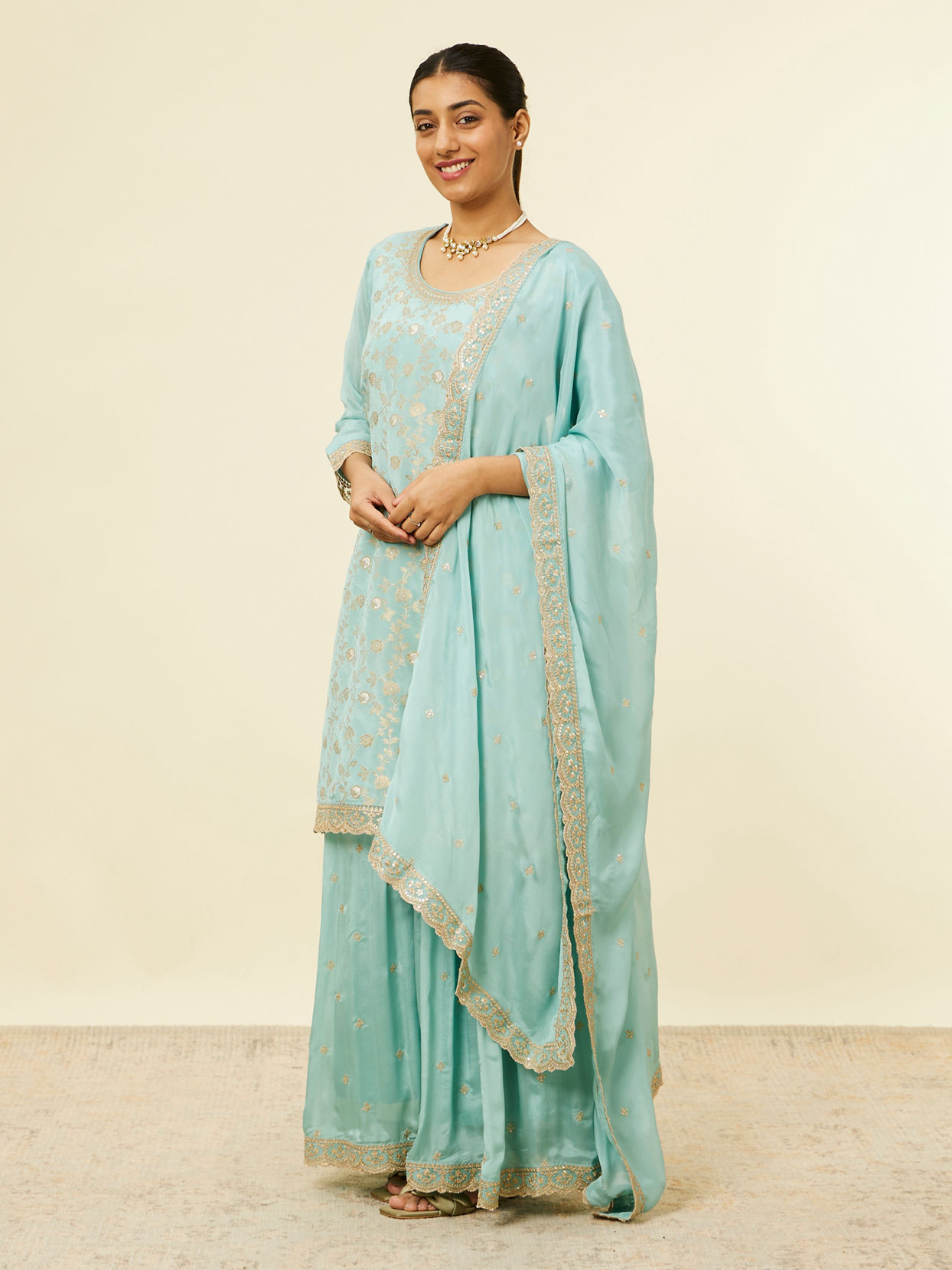 alt message - Mohey Women Light Blue Bel Buti Jaal Patterned Palazzo Suit image number 3